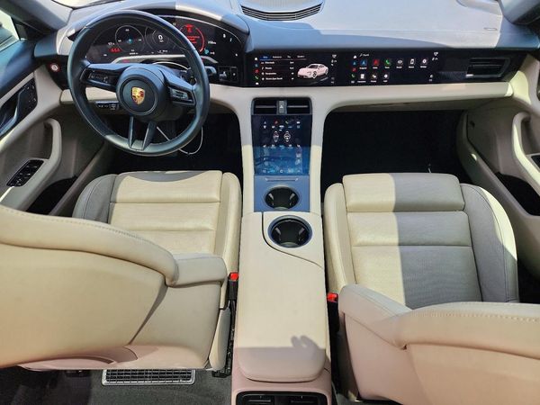 2022 PORSCHE TAYCAN