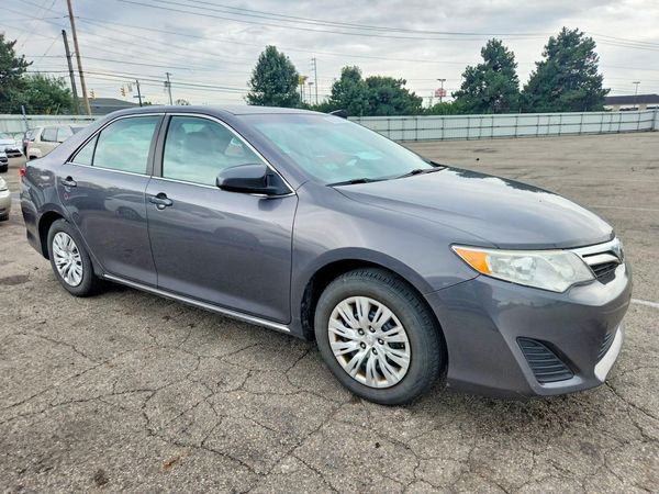2013 TOYOTA CAMRY