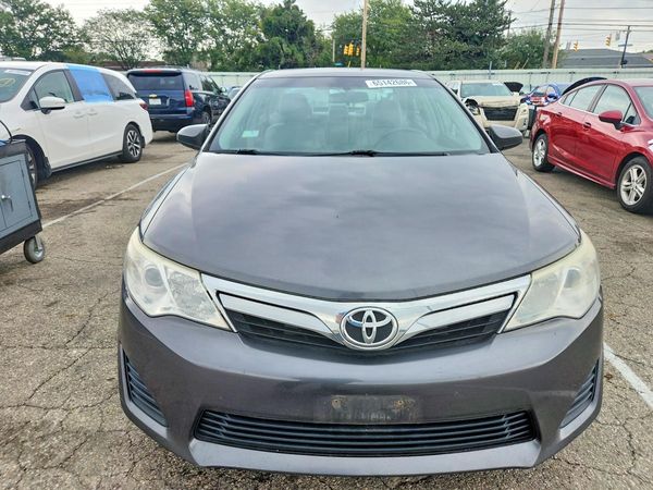 2013 TOYOTA CAMRY