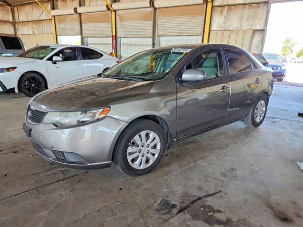 2013 KIA FORTE