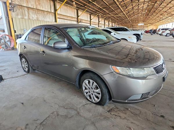 2013 KIA FORTE