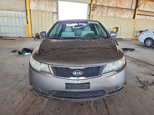 2013 KIA FORTE