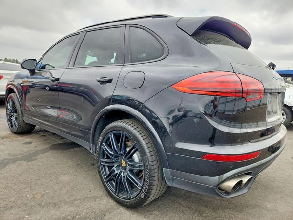 2016 PORSCHE CAYENNE