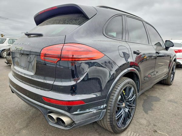 2016 PORSCHE CAYENNE