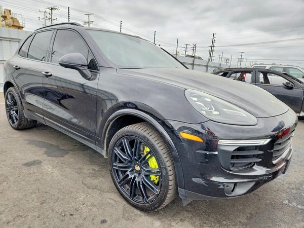 2016 PORSCHE CAYENNE