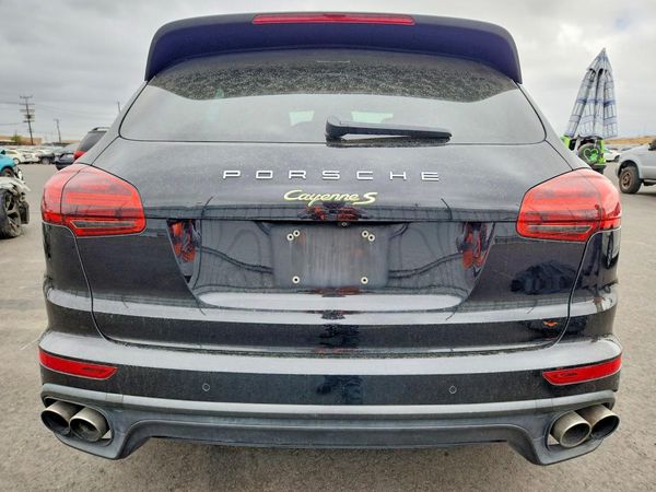 2016 PORSCHE CAYENNE