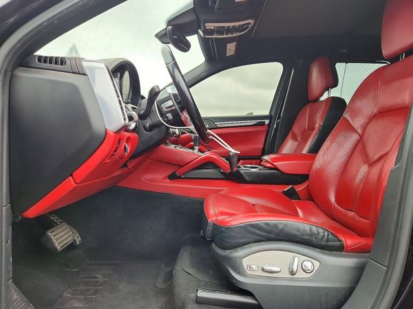 2016 PORSCHE CAYENNE