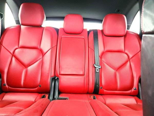 2016 PORSCHE CAYENNE