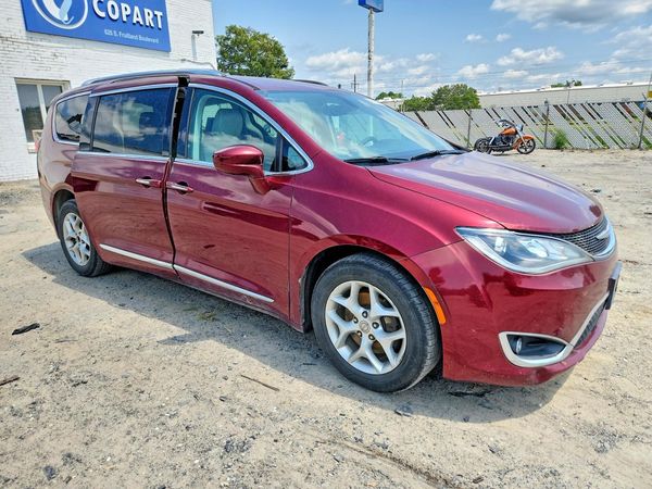 2017 CHRYSLER PACIFICA