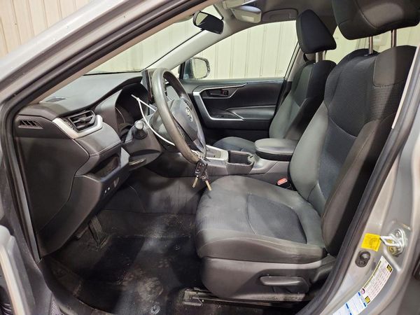 2022 TOYOTA RAV4 LE