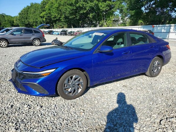 2024 HYUNDAI ELANTRA