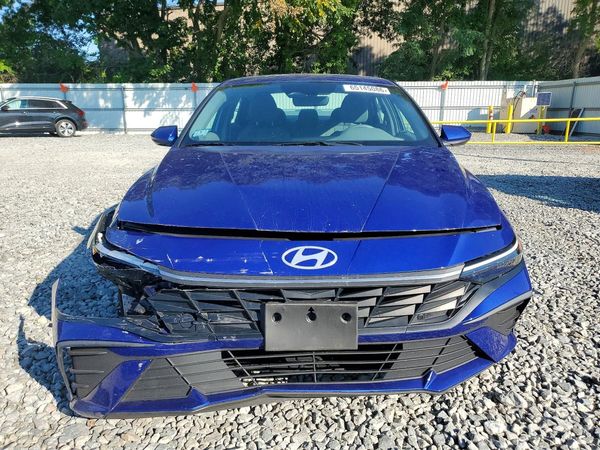2024 HYUNDAI ELANTRA