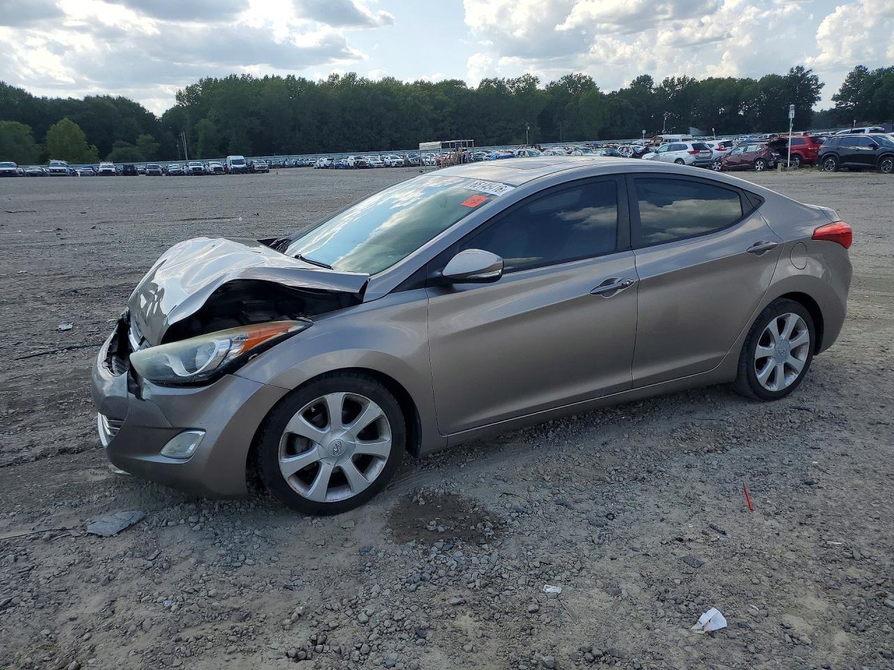 2013 HYUNDAI ELANTRA