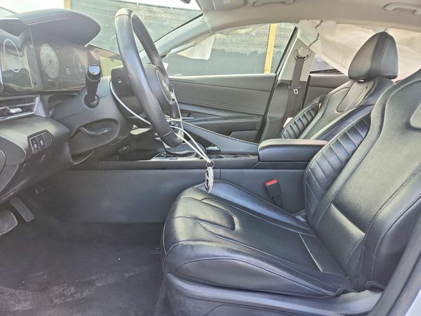 2024 HYUNDAI ELANTRA Limited