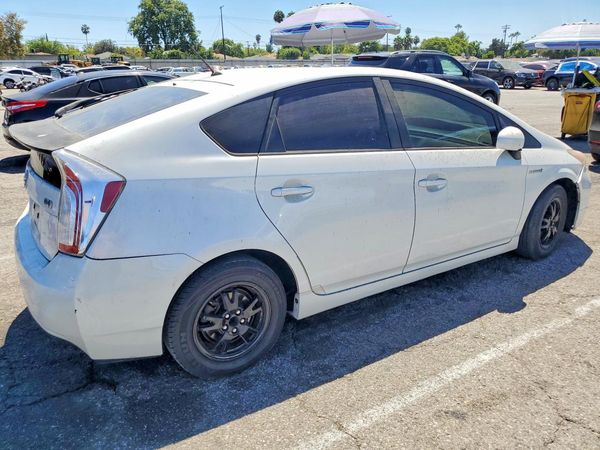 2014 TOYOTA PRIUS