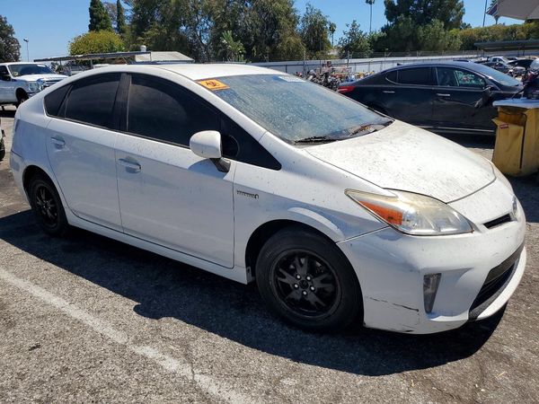 2014 TOYOTA PRIUS