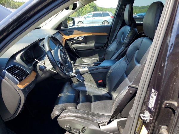 2019 VOLVO XC90