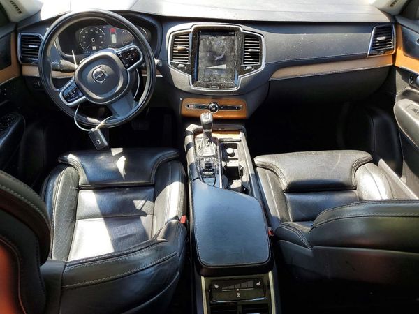 2019 VOLVO XC90