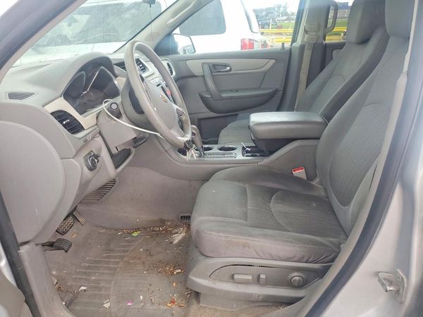 2013 CHEVROLET TRAVERSE LS