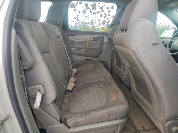 2013 CHEVROLET TRAVERSE LS