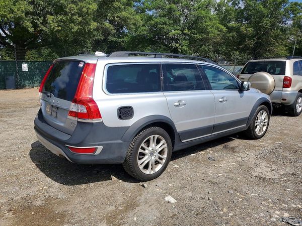 2016 VOLVO XC70
