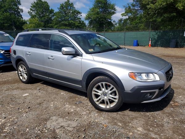 2016 VOLVO XC70