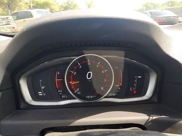 2016 VOLVO XC70