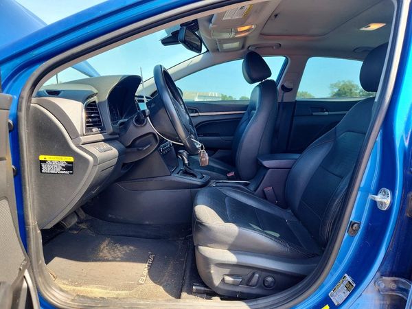 2017 HYUNDAI ELANTRA