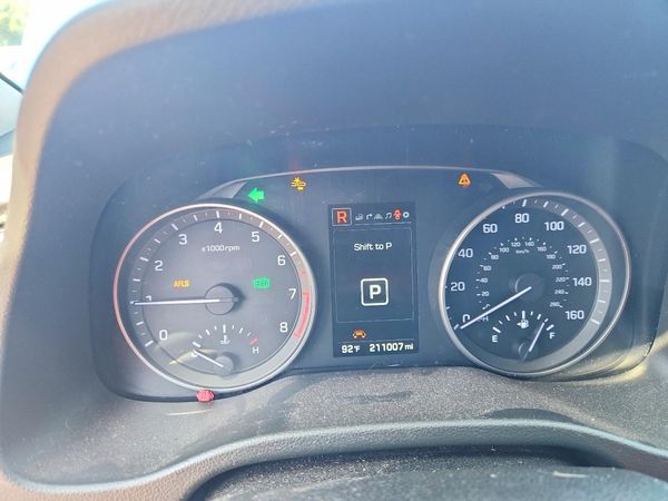 2017 HYUNDAI ELANTRA