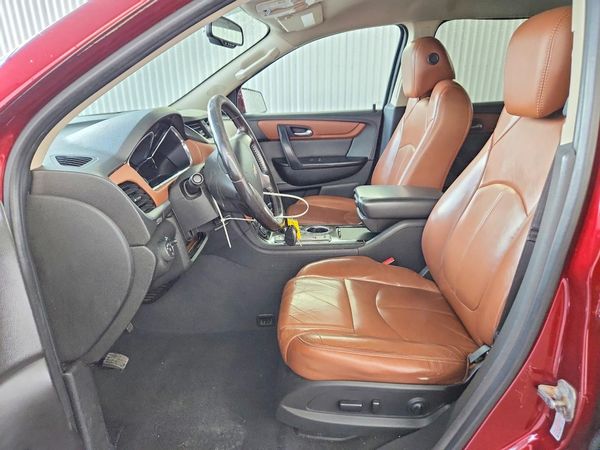 2015 CHEVROLET TRAVERSE 2LT — DENT