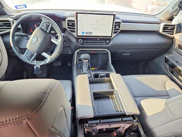 2025 TOYOTA TUNDRA Limited