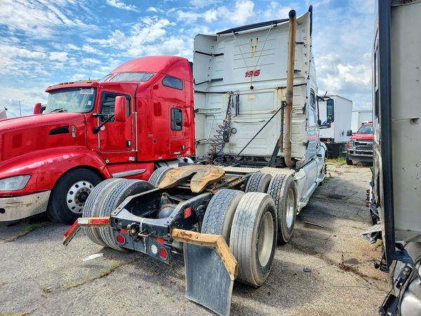 2020 VOLVO VNL