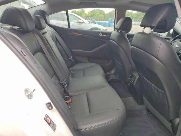 2015 KIA CADENZA