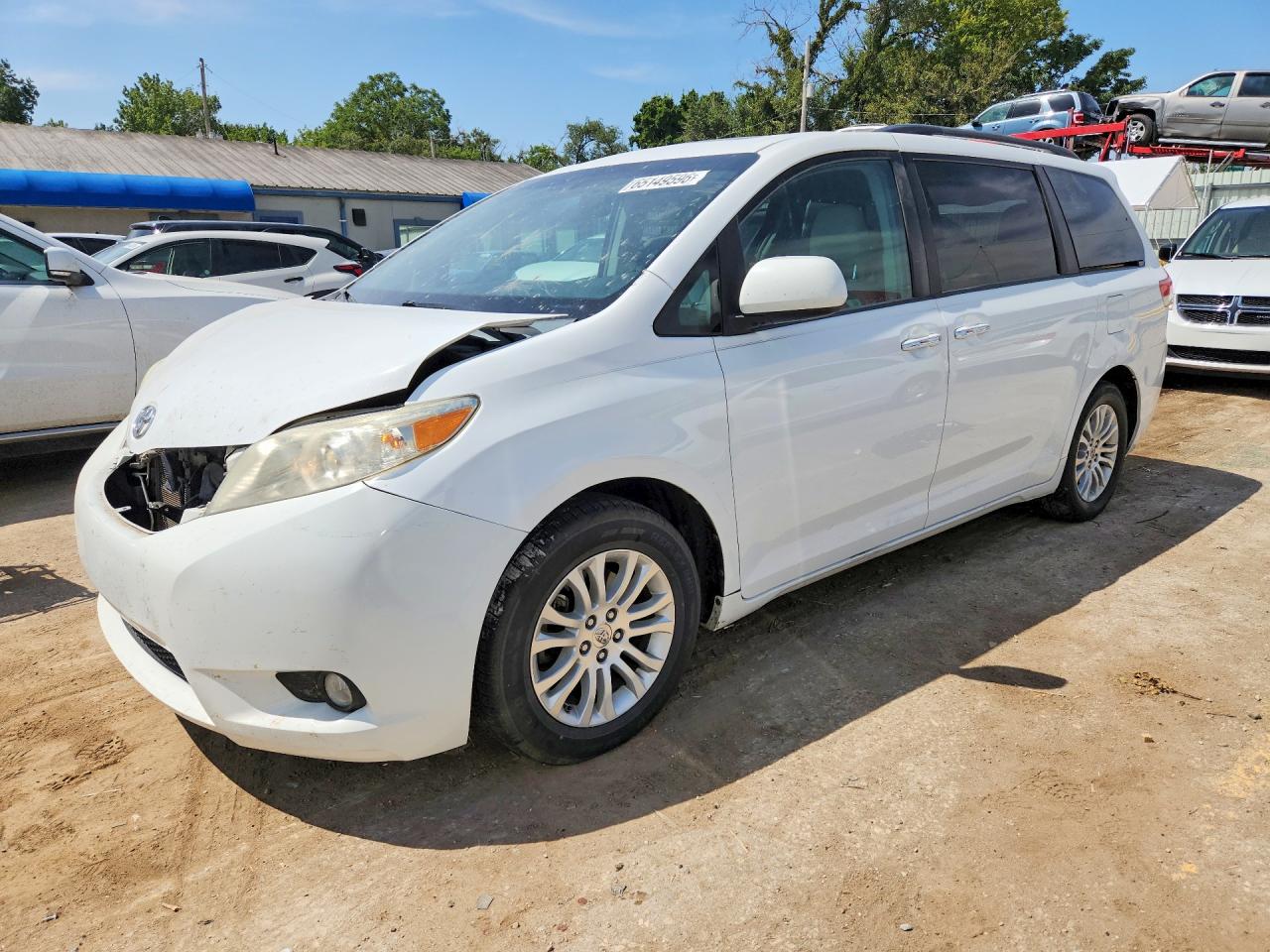 2014 TOYOTA SIENNA