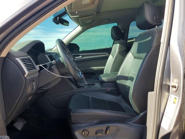 2022 VOLKSWAGEN ATLAS SE w/ Tech