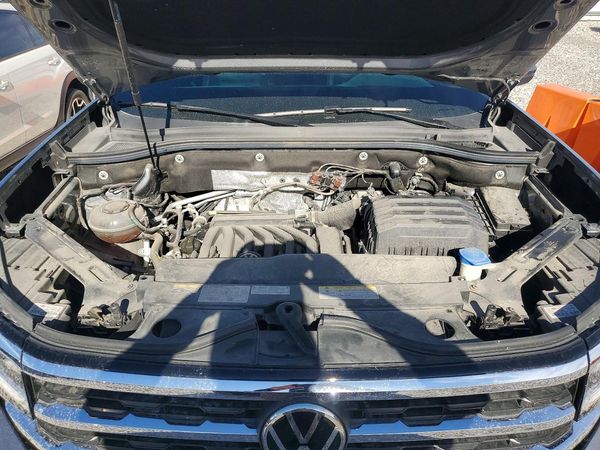 2022 VOLKSWAGEN ATLAS SE w/ Tech