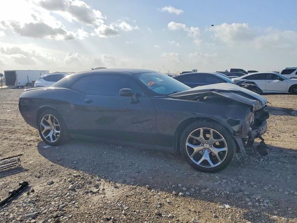 2016 DODGE CHALLENGER SXT — Passenger 3/4