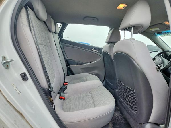2017 HYUNDAI ACCENT SE Base