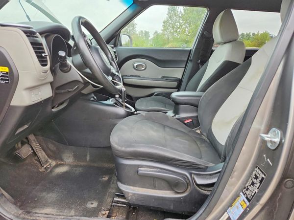 2014 KIA SOUL GL(BASE) — DENT