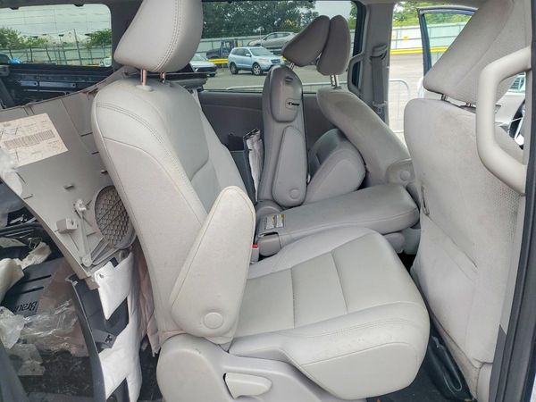 2020 TOYOTA SIENNA E grade