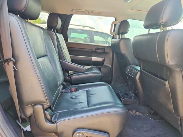 2018 TOYOTA SEQUOIA SR5/TRD Sport