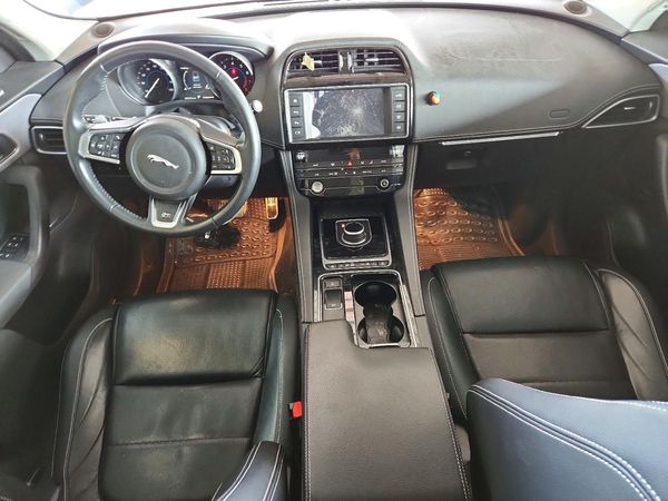 2018 JAGUAR F-PACE R Sport