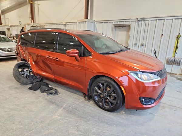 2018 CHRYSLER PACIFICA
