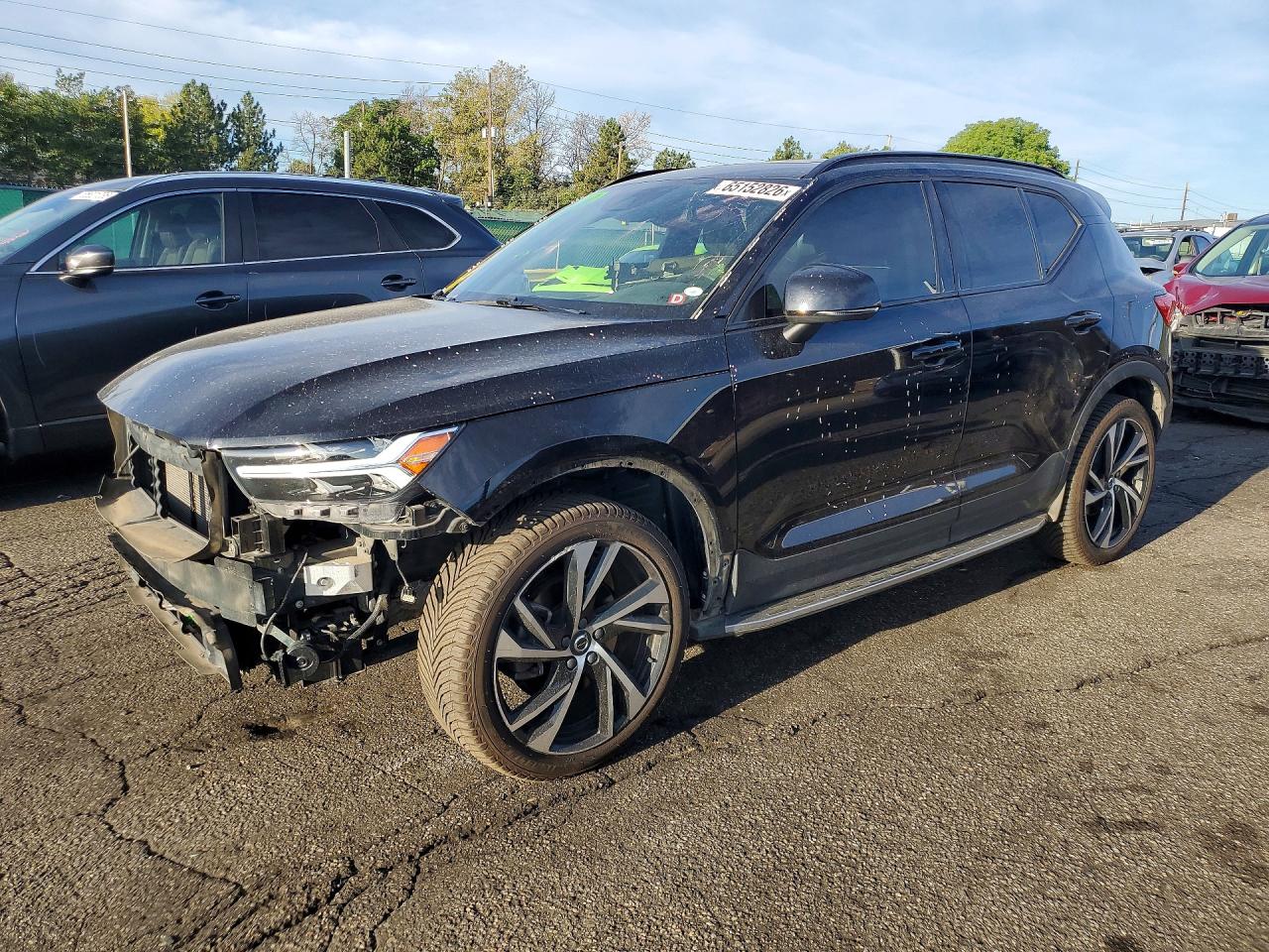 2022 VOLVO XC40