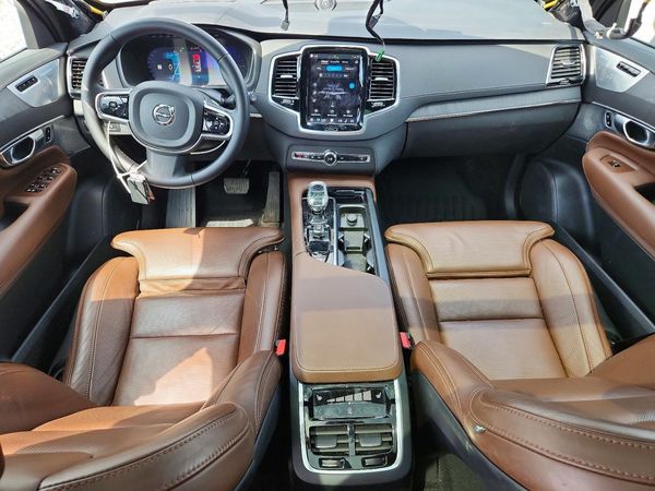 2023 VOLVO XC90 Ultimate Dark