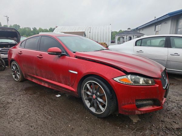 2015 JAGUAR XF Sport & Portfolio — Passenger 3/4