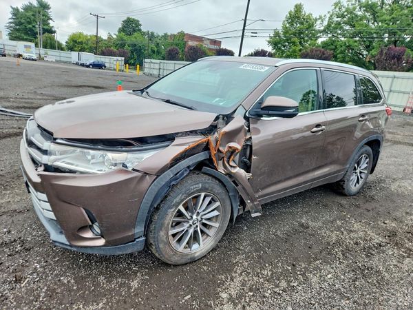 2018 TOYOTA HIGHLANDER SE/XLE