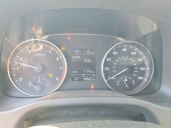 2017 HYUNDAI ELANTRA SE Base