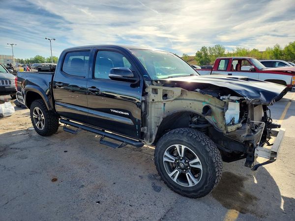 2017 TOYOTA TACOMA