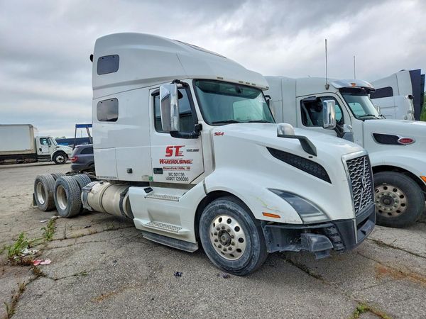 2020 VOLVO VNL